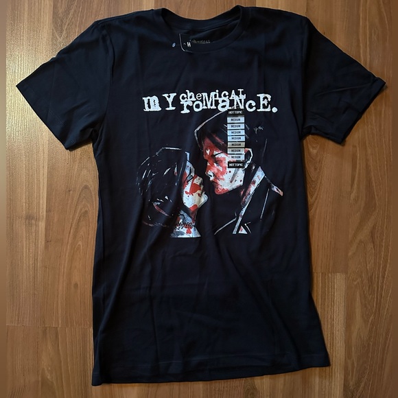 NWT My Chemical Romance size Medium T-shirt Hot Topic - Picture 1 of 6